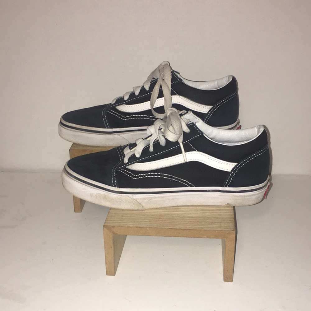 VANS OLD SCHOOL BLACK AND WHITE YOUTH OFF THE WALL SIZE 3.